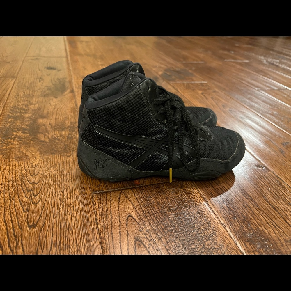 ASICS youth wrestling shoes Jordan Burroughs Elite